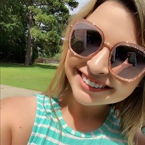 Meet your Posher, Rhiannon